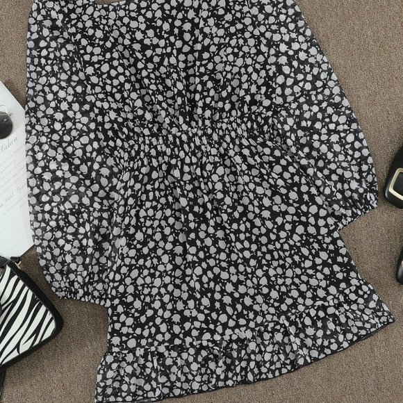 𝅺CLASSIC Ruffled Floral Dress - Picture 4 of 6